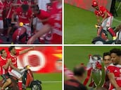 Qué show de Eliseu... ¡Celebró la liga dando vueltas por el césped con una Vespa!