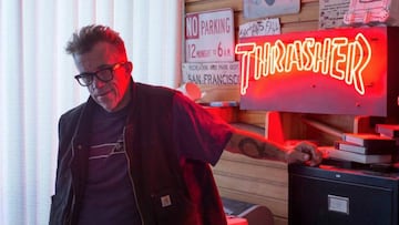 Jake Phelps (25 de septiembre de 1962 &ndash; 14 de marzo de 2019). Editor de la revista de skate Thrasher Magazine desde 1993. RIP.