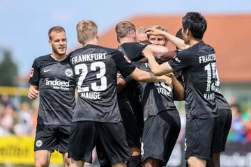 Almamy Toure of Eintracht Frankfurt celebrates