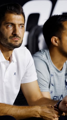 Soccer Football - Liga MX - Tigres UANL v Monterrey - Estadio Universitario, Monterrey, Mexico - March 7, 2026 Monterrey interim coach Nicolas Sanchez during the match REUTERS/Daniel Becerril