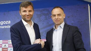 Lalo Arantegui se da la mano con Christian Lapetra.