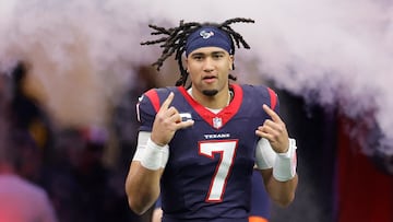 HOUSTON, TEXAS - JANUARY 13: C.J. Stroud #7 of the Houston Texans takes the field prior to the AFC Wild Card Playoffs against the Cleveland Browns at NRG Stadium on January 13, 2024 in Houston, Texas.   Carmen Mandato/Getty Images/AFP (Photo by Carmen Mandato / GETTY IMAGES NORTH AMERICA / Getty Images via AFP)