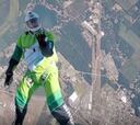 Así es la historia del chico que saltó sin paracaídas de un avión y salió ileso