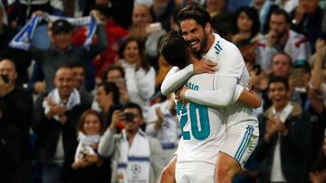 Isco y Asensio celebran el segundo gol del Madrid.