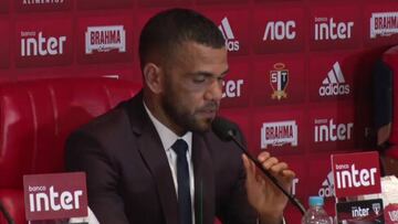 El 'fail' de Alves sobre Juanfran durante su presentación