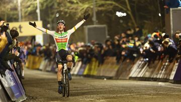 La vida sin Van der Poel: Sweeck triunfa en la noche de Diegem