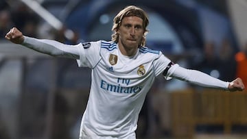 Modric se queda en el Madrid y pasar¨¢ a cobrar tanto como Bale