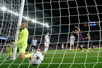 3-1. Robert Lewandowski celebra el tercer gol.