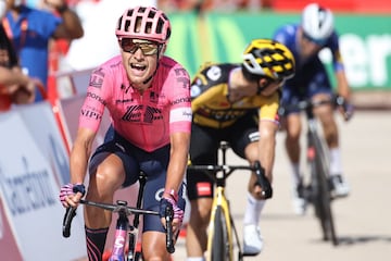 El momento en el que Magnus Cort Nielsen cruza la línea de meta. 