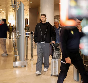 El Valencia tiene seis días para pulir la plantilla de Corberán 