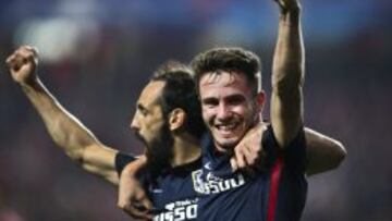 Saul Niguez celebra su gol ante Benfica.