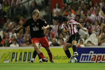 Natural de Ciudad de M¨¦xico, el centrocampista formado en la cantera del Athletic jug¨® 6 partidos con el primer equipo en la temporada 2006-2007.