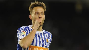 El centrocampista de la Real Sociedad, Sergio Canales, durante un partido.