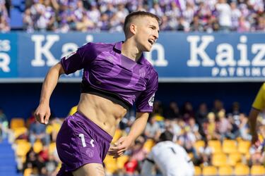 Extremo izquierdo | Croacia, 21 años | Valor de mercado: 6,5 millones de euros