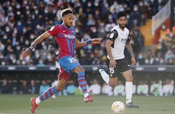 Aubameyang marca el 0-1 al Valencia. 