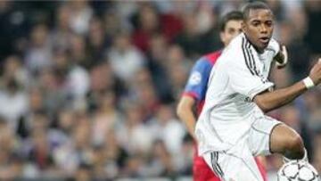 Robinho volvió a ser el mejor de su equipo, el único que arriesgó y trató de inventar.