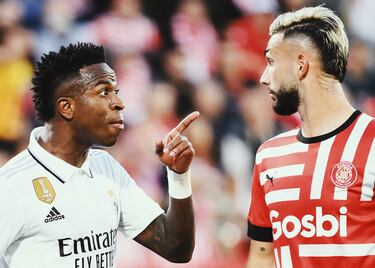 Taty Castellanos, el mayor héroe del encuentro, tuvo sus más y sus menos con el delantero brasileño. Iglesias Villanueva tuvo que mediar entre los dos jugadores. 