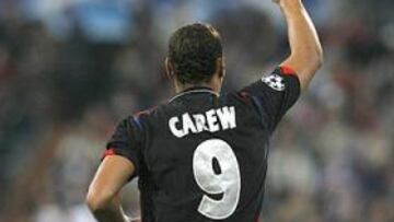 <B>PERFECTO.</B> El delantero noruego Carew completó un partido perfecto. Espectacular.