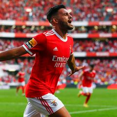 El Benfica mantiene liderato y Adán brilla en el Sporting