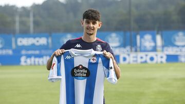 Deportivo de La Coruña. Presentación a Charlie Patiño