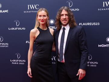 El exfutbolista español Carles Puyol y su pareja Vanesa Lorenzo.