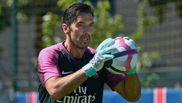 New PSG goalkeeper Buffon beaten on difficult debut