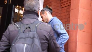 Bale seguía en Londres esta mañana: 'Cuatro' le grabó en el despacho de su agente