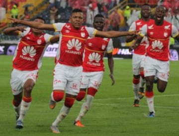 Santa Fe se acerca a los cuartos de final de la Liga.