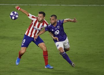 Saúl Ñíguez y Nicolás Lodeiro.