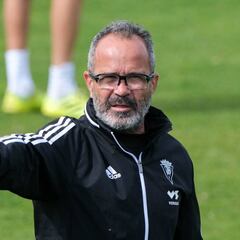 Cervera cumple 4 años en el Cádiz con dudas sobre su continuidad