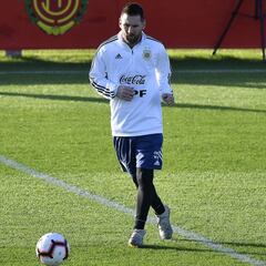 El sorteo de la selección para ver quién firma a los hinchas