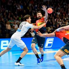 España tardó media hora en llegar al partido