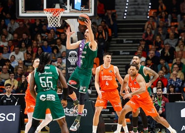 Djedovic: “¿Favoritos? Están Barcelona, Real Madrid, Valencia...”