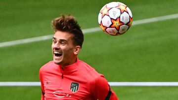 Griezmann, en un momento del &uacute;ltimo entrenamiento del Atl&eacute;tico antes de enfrentarse al Oporto.