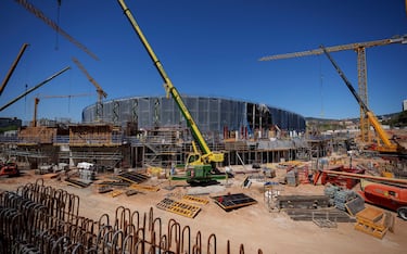 La icónica fachada de 1957 sigue siendo la protagonista de la remodelación, pero pronto quedará rodeada por la estructura de la nueva gradería