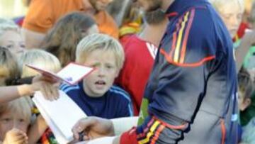 <b>REQUERIDOS. </b>Los jugadores españoles, como De Gea, son un reclamo para los niños de Silkeborg.