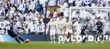 Alcaraz free-kick