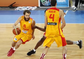 El 'Chacho' esconde la pelota durante el partido por el bronce del Eurobasket 2013. España conquistó una nueva medalla al ganar 92-66 a Croacia.

 





 




 






 




 
