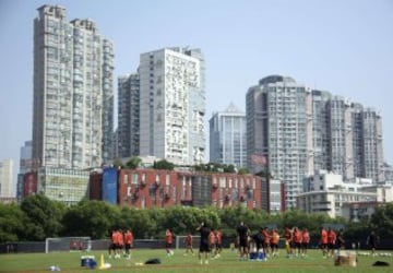 Sesión de entrenamiento del equipo colchonero en Shanghái.