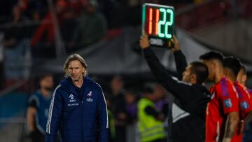 Futbol, Chile vs Ecuador.
Primera rueda, clasificatorias al Mundial 2026.
El entrenador de la seleccion chilena Ricardo Gareca es fotografiado durante el partido clasificatorio al Mundial 2026 contra Ecuador disputado en el estadio Nacional de Santiago, Chile.
25/03/2025
Andres Pina/Photosport
Football, Chile vs Ecuador.
Round one, 2026 World Cup Qualifiers.
Chile’s head coach Ricardo Gareca is pictured during a 2026 World Cup qualifier match against Ecuador at the National stadium in Santiago, Chile.
25/03/2025
Andres Pina/Photosport