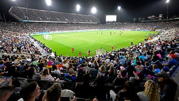 SAN DIEGO, CA - SEPTEMBER 17: Fans cheer during the first half of an NWSL womens soccer game between the Angel Ctiy FC and the San Diego Wave FC September 17, 2022 at Snapdragon Stadium in San Diego, California. (Photo by Denis Poroy/Getty Images)