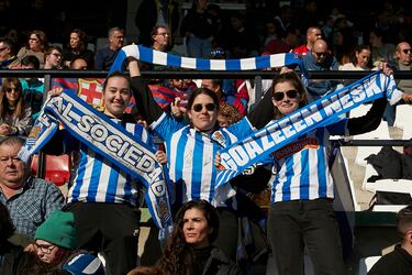 Buen ambiente en las gradas del estadio Romano José Fouto donde se ha celebrado la final de la Supercopa de España Femenina. 