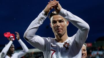 , LUXEMBOURG - NOVEMBER 17: Cristiano Ronaldo of Portugal during the  EURO Qualifier match between Luxembourg  v Portugal  on November 17, 2019 (Photo by Erwin Spek/Soccrates/Getty Images)