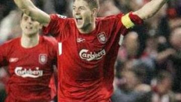 <B>LÍDER.</B> Gerrard es el líder del Liverpool dentro y fuera del campo.