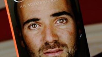 Agassi no se arrepiente de sus confesiones