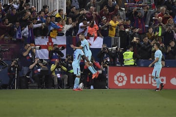 Paulinho celebra el 0-3.