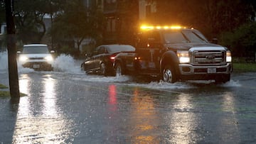 Entre el mi&eacute;rcoles por la noche y el jueves en la ma&ntilde;ana, la tormenta tropical Imelda inund&oacute; Beaumont, causando grandes estragos para la gente que habita en dicha zona.