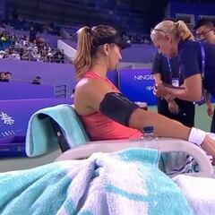 Pesadilla para Badosa: retirada tras medirse la tensión