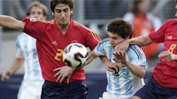 <B>SUPERIORES.</B> Los argentinos no han dado opción a los jugadores españoles.