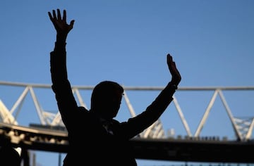 Arsenal manager Arsene Wenger says goodbye to the Arsenal fans after 22 years at the helm at the end of the Premier League match between Arsenal and Burnley at Emirates Stadium on May 6, 2018 in London, England. (Photo by Clive Mason/Getty Images)